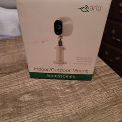 INDOOR/OUTDOOR CAMERA MOUNT