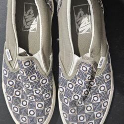 Vans Classic Slip On Geo Trek Sneaker size Women 9.5
