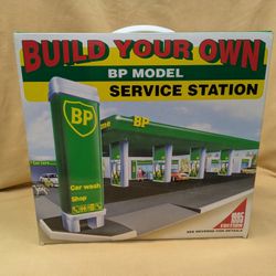 1995 BP Service Station Model 