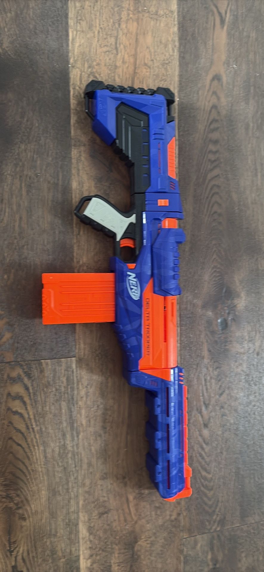 Nerf N-Strike Elite Delta Trooper w/ Magazine & Darts