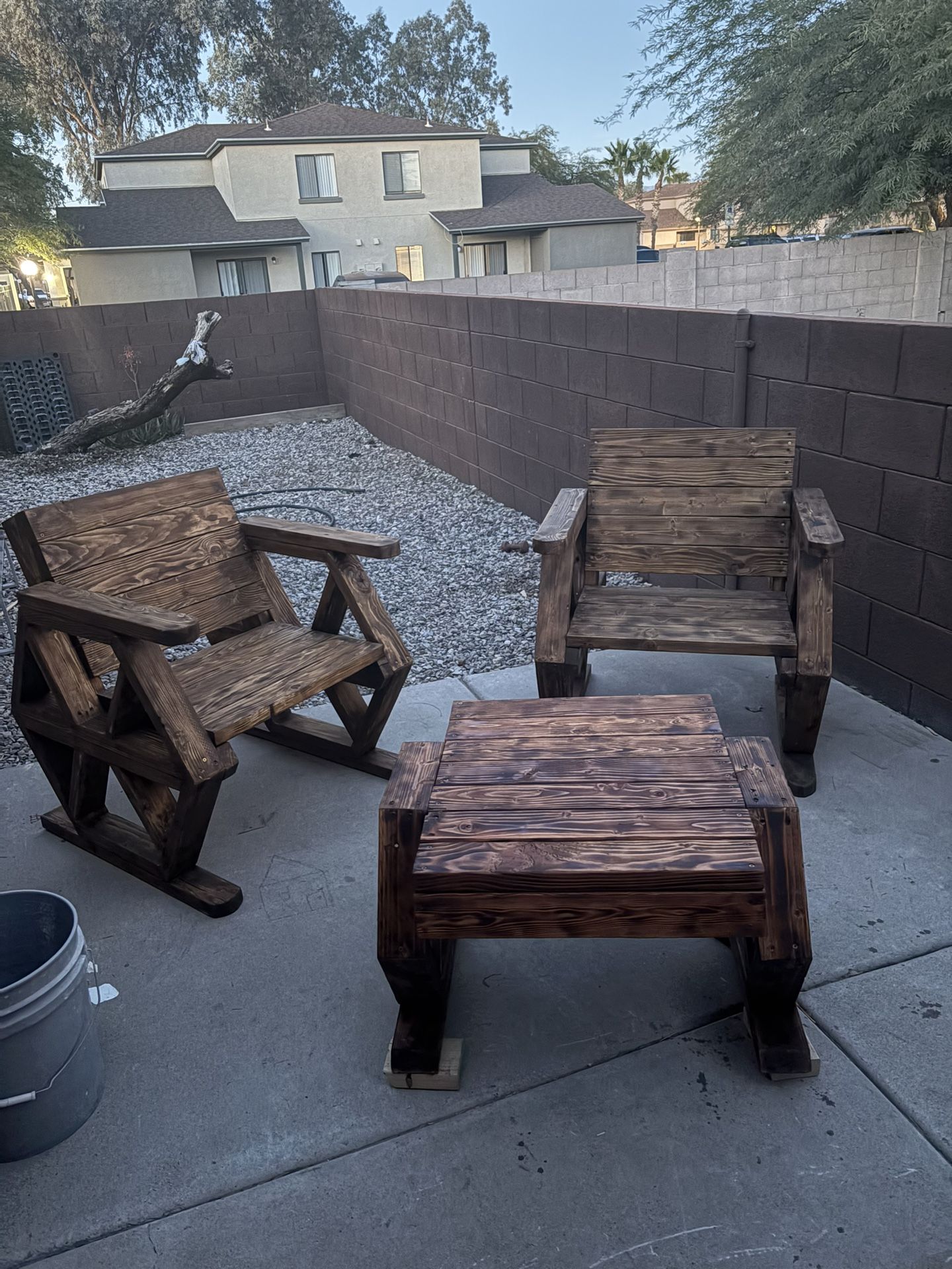 175 Cada Una La Mesita 150 