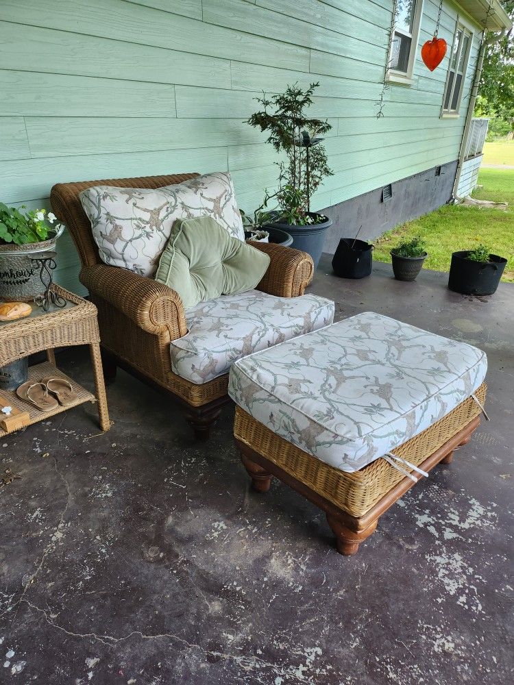 Pair Of LEXINGTON CASUAL Wicker & Wood Chairs With Matching Ottomans!
