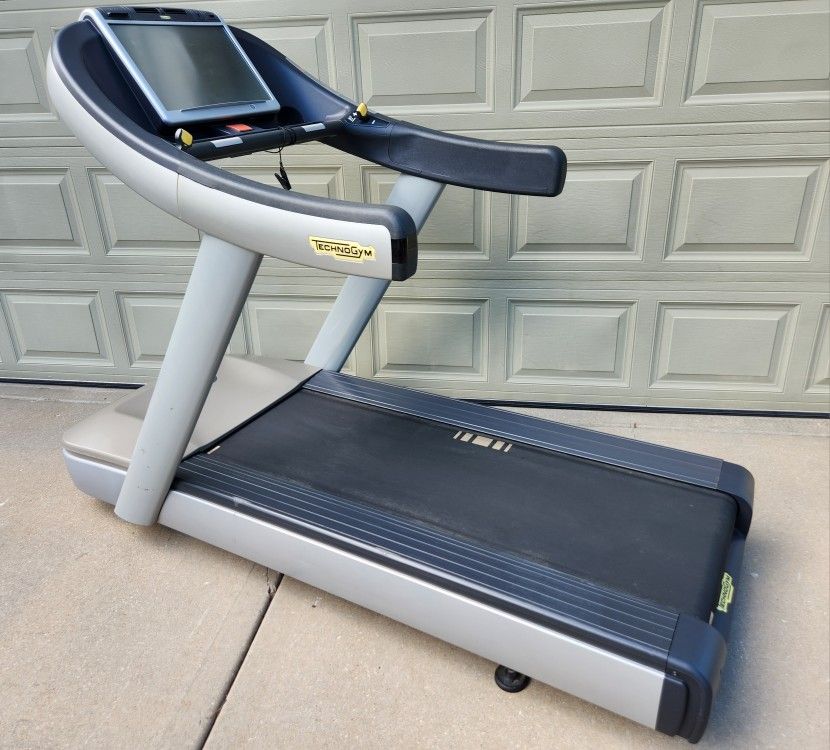 Technogym Run Now 700 Treadmill w/TV