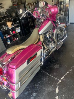 2008 Harley -Davidson Ultra Classic - Custom Pink Breast Cancer Tribute
