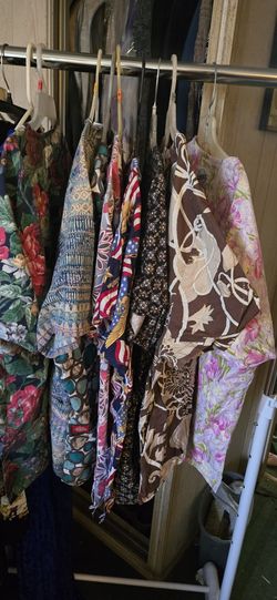 Lot Of 9 Med &  Large Scrub Type Tops 