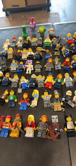 Lego Minifigure Bulk (70 Figures)