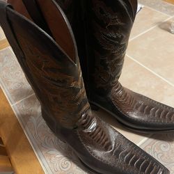 Botas Nuevas. De Mex Una Usada $50. Size-10