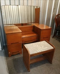Solid wood  antique Vanity with mirror and bench