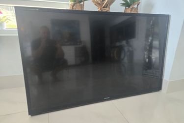 Sharp Aquos 3d 60" TV