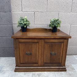 NightStand / Side Table 