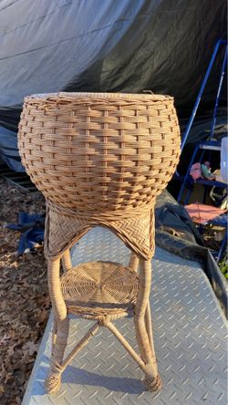 Wicker planter
