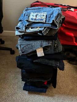 Size 32 x 30 stack of jeans