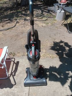 !! Vacuum Eureka Works Good