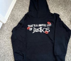 Thats a Awful lot of besos hoodie size small