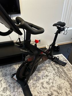 Peloton + Mat - Will Deliver!