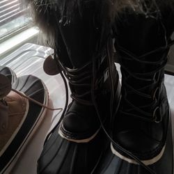 Boots Never Worn Brand New  Size 10