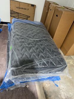 Twin beds - New