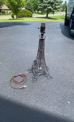 Eiffel Tower lamp