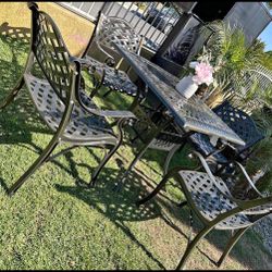 Brand New Patio Outdoor Dining Table Set