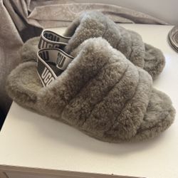 Green Ugg Slippers Women’s Sz 9 Brand new 