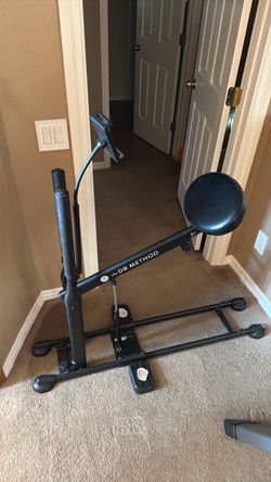 Squat machine