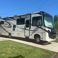 2020 Ford Motor home