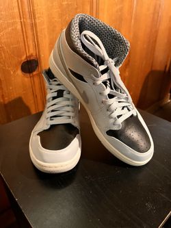 NIKE AIR JORDAN 1 MID PURE PLATINUM-WHITE-MET SILVER-BLACK SZ 9.5