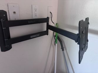 Multi directional TV wall mount up to 55”