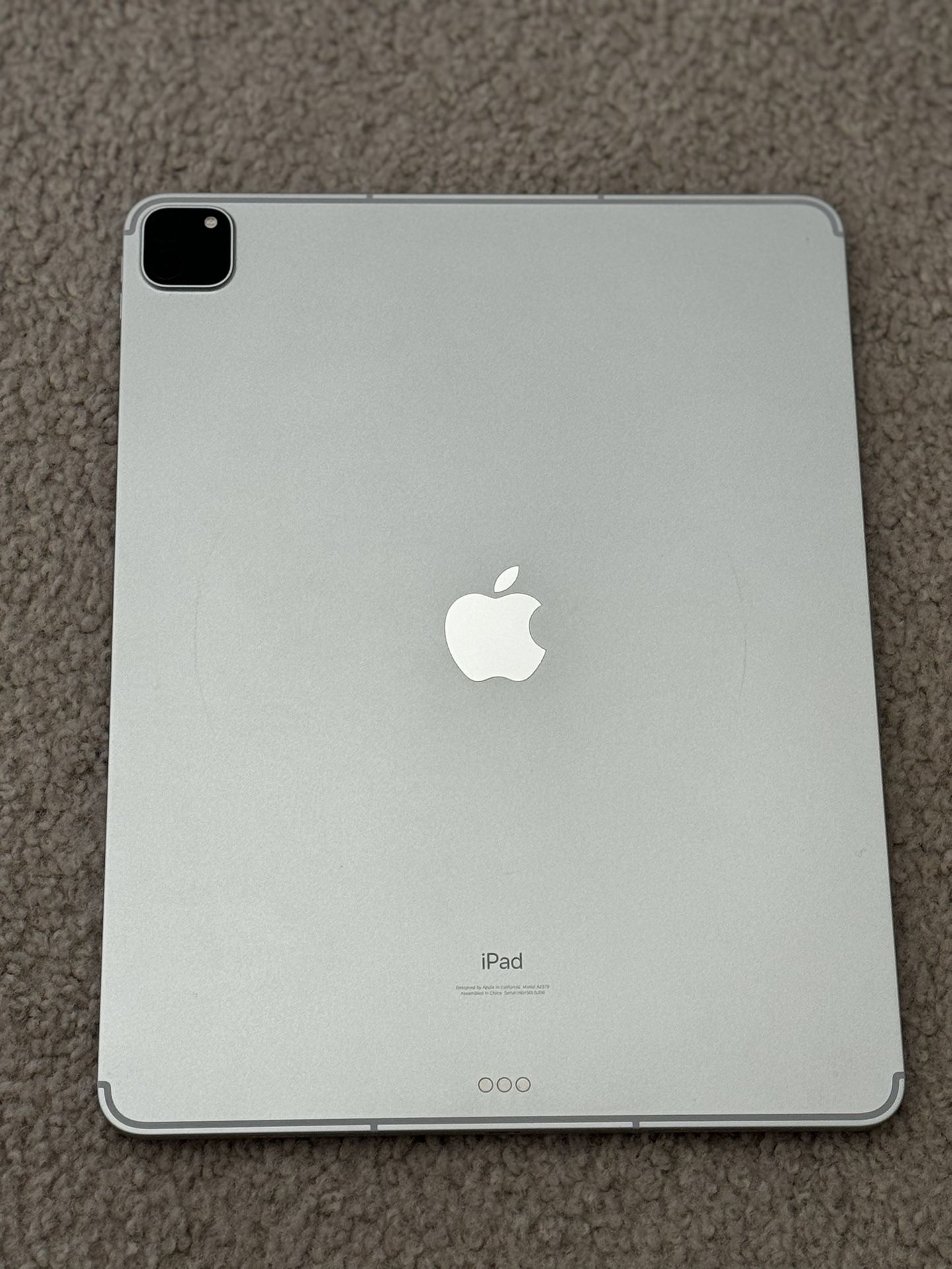 iPad Pro (12.9 Inch) 5th Generation. 