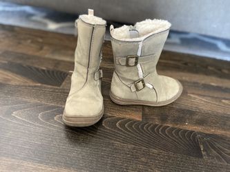 Girls size 7 Oshkosh boots