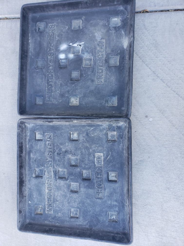 Tools trays