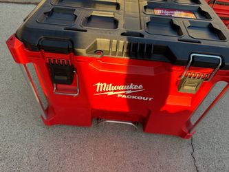 Milwaukee pack out