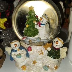 Ceramics Houses/ Feet Hanging Animals/ Candles/ Snow Globe