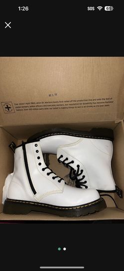 Size 6 Dr martens boots new yellowed $25