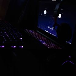 BUNDLE Acer Predator Helios 300 Gaming Laptop + Glorious Mouse/Keyboard + HyperX Cloud II Headset