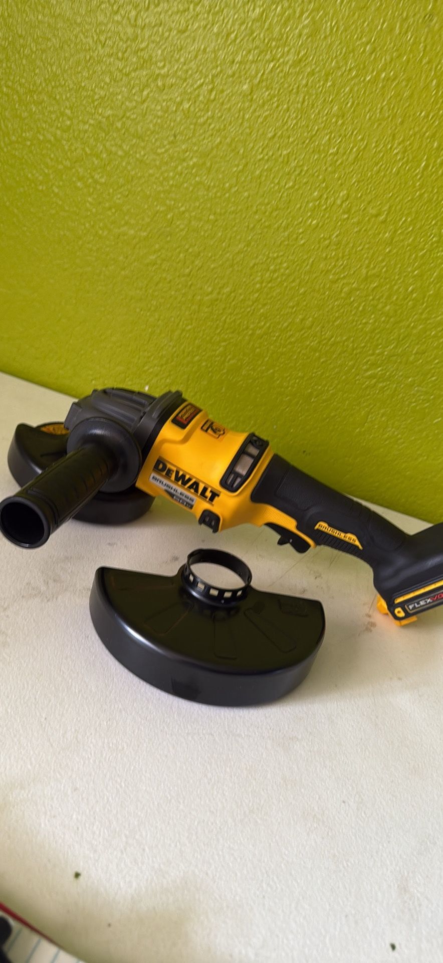 FLEXVOLT 60V MAX Cordless Brushless 4.5 in. to 6 in. Small Angle Grinder with Kickback Brake (Tool Only)