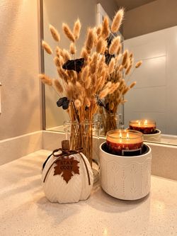 Fall Decor Bundle – Candle Warmer, Dried Floral Arrangement & Pumpkin