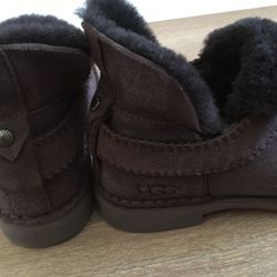 UGG Women's McKay Strap Ankle Boot