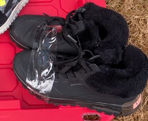 Sketchers warm winter furry boot