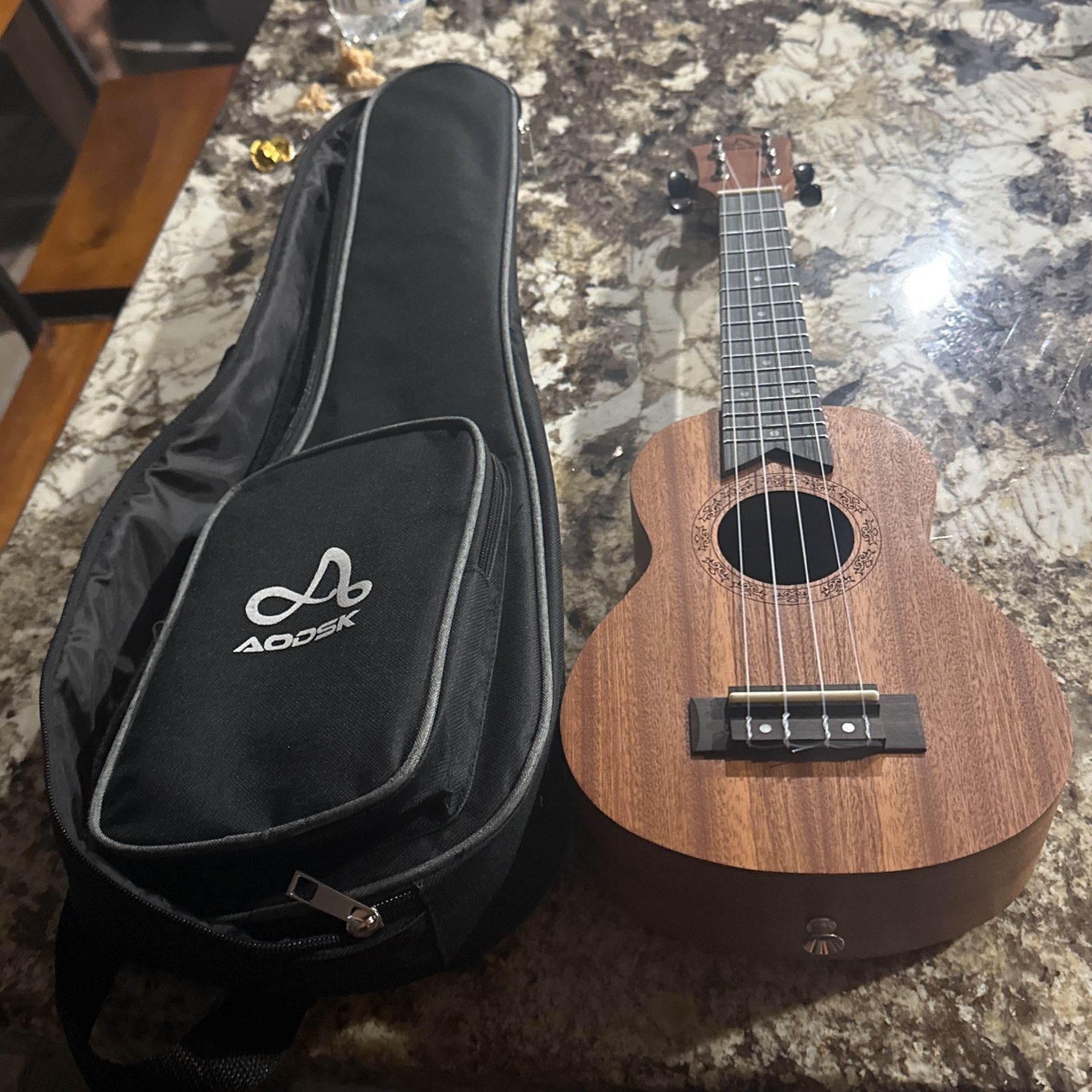 Adosk Ukelele