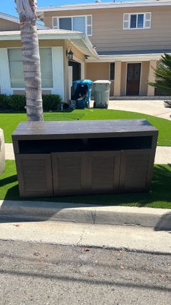 Free tv stand