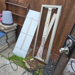 Fluorescent Light Ficture