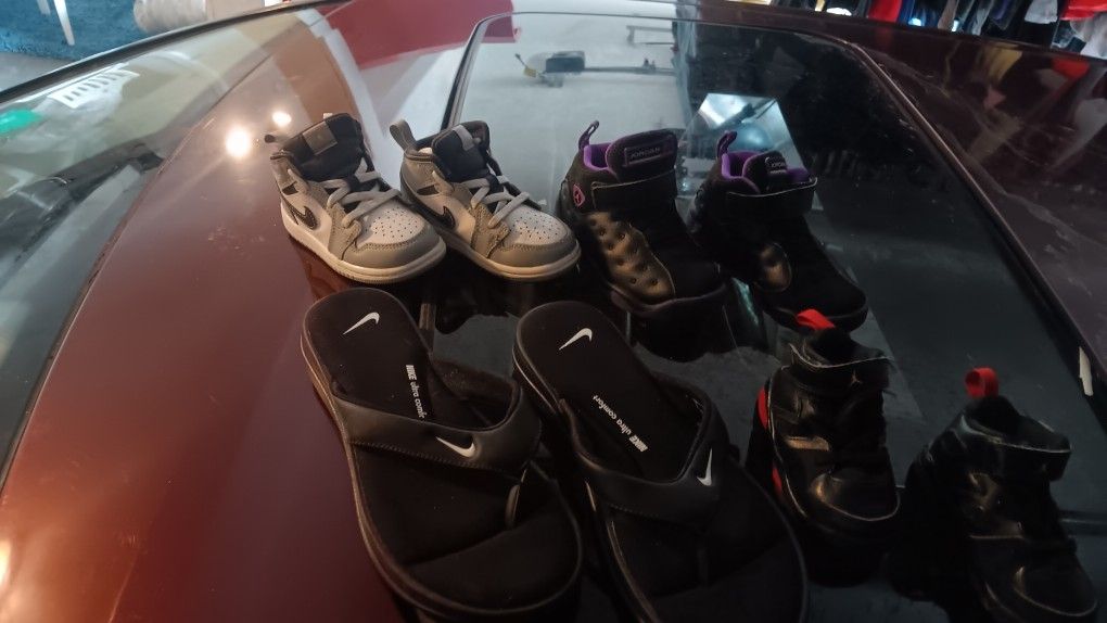 There Are 4 Pairs Of Shoes Priced And Size In Description