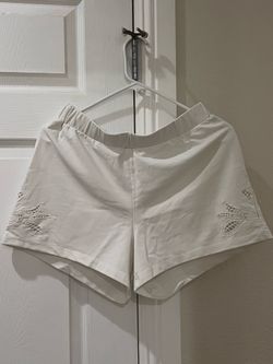 White shorts ~ Size Small