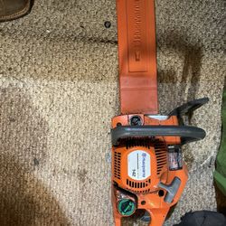 Husqvarna 142 Chainsaw  