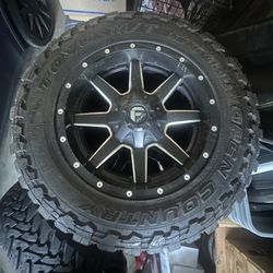 Fuel Wheels with Toyo MT Tires Qty 5