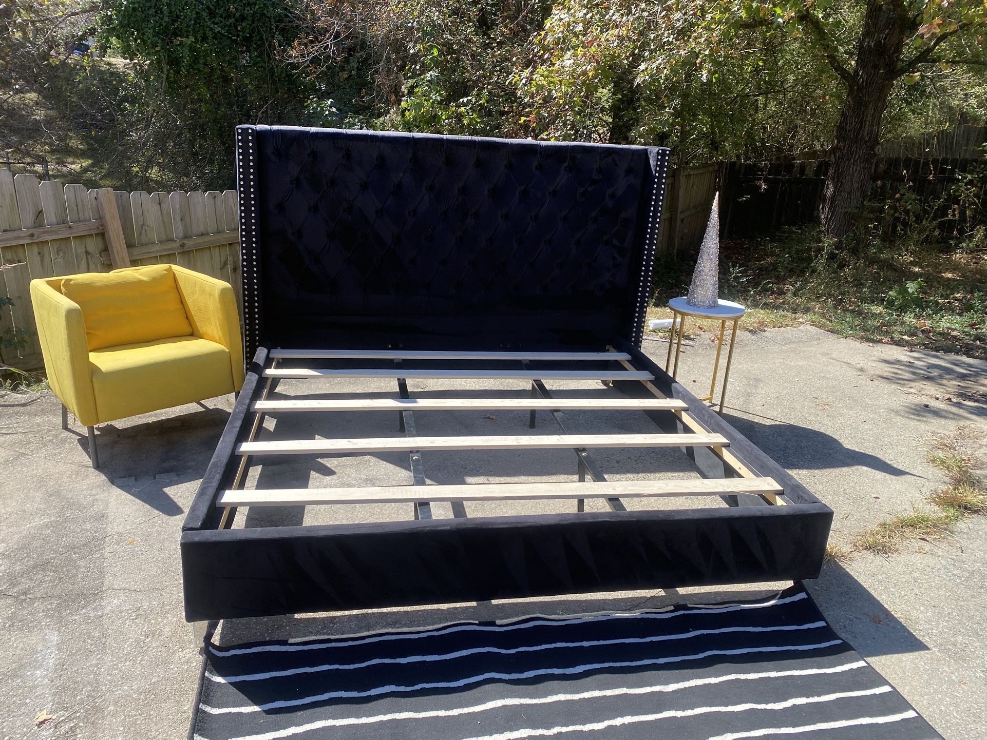 King Tuffed Bed Black