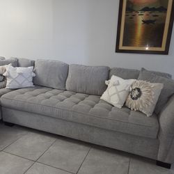 Modern Gray Sectional Couch – City Furniture – Excellent Condition