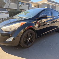 Hyundai Elantra 2012