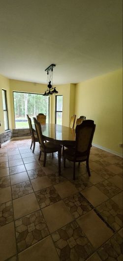 14 Piece Dining Set With Hutch